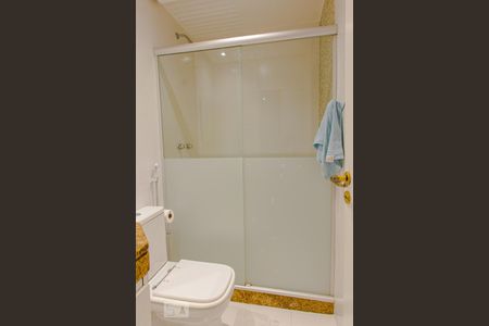 Apartamento à venda com 86m², 2 quartos e 1 vaga Apartamento à venda com 86m², 2 quartos e 1 vagaBanheiro Social