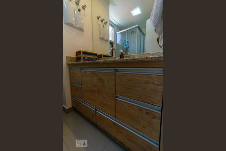 Apartamento para alugar com 83m², 3 quartos e 2 vagas Apartamento para alugar com 83m², 3 quartos e 2 vagasBanheiro da Suíte