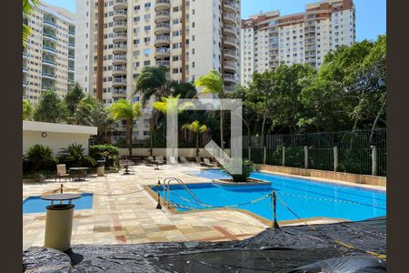 Apartamento para alugar com 105m², 3 quartos e 2 vagas Apartamento para alugar com 105m², 3 quartos e 2 vagasÁrea comum - piscina
