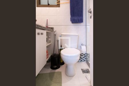 Apartamento para alugar com 105m², 3 quartos e 2 vagas Apartamento para alugar com 105m², 3 quartos e 2 vagasBanheiro da suíte