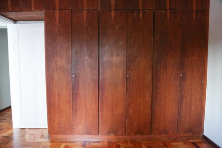 Casa à venda com 275m², 5 quartos e 1 vaga Casa à venda com 275m², 5 quartos e 1 vagaSuíte