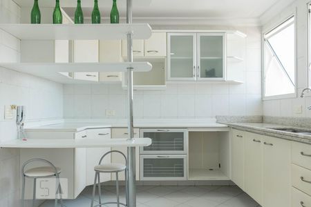 Apartamento para alugar com 70m², 2 quartos e 2 vagasCozinha