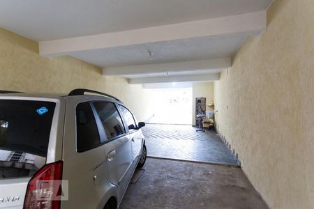 Casa à venda com 250m², 2 quartos e 5 vagas Casa à venda com 250m², 2 quartos e 5 vagasGaragem