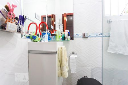 Casa à venda com 250m², 2 quartos e 5 vagas Casa à venda com 250m², 2 quartos e 5 vagasBanheiro da Suite 1