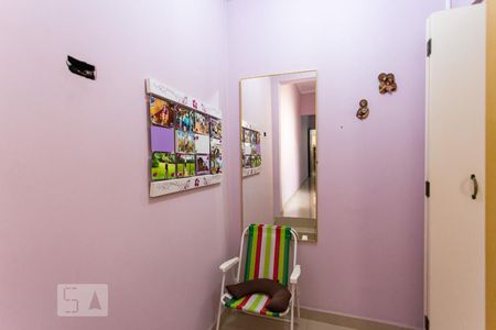 Casa à venda com 250m², 2 quartos e 5 vagas Casa à venda com 250m², 2 quartos e 5 vagasCloset