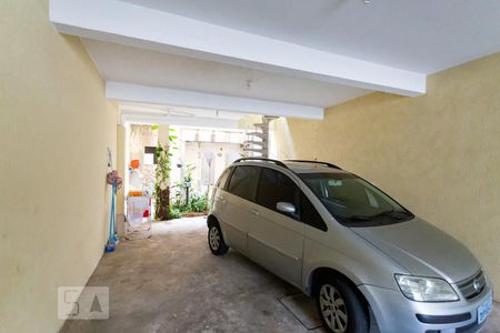 Casa à venda com 250m², 2 quartos e 5 vagas Casa à venda com 250m², 2 quartos e 5 vagasGaragem