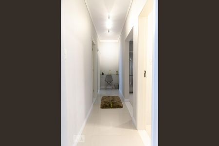 Corredor de apartamento para alugar com 3 quartos, 150m² em Boqueirão, Santos