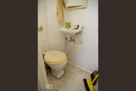 Apartamento à venda com 122m², 3 quartos e sem vagaBanheiro de Serviço