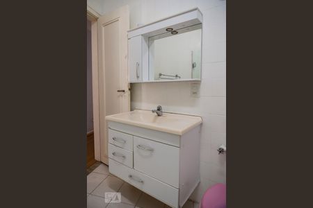 Apartamento à venda com 122m², 3 quartos e sem vagaBanheiro