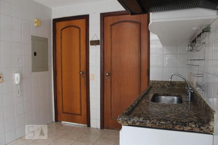 Apartamento à venda com 180m², 3 quartos e 2 vagasCozinha