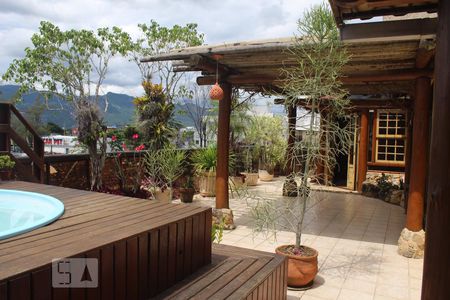 Apartamento à venda com 180m², 3 quartos e 2 vagasÁrea Externa