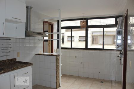Apartamento à venda com 180m², 3 quartos e 2 vagasCozinha