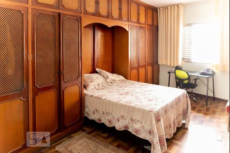 Casa à venda com 380m², 4 quartos e 10 vagasSuite - Casa 1