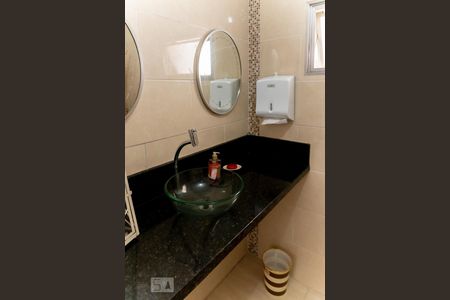 Casa à venda com 380m², 4 quartos e 10 vagasBanheiro 3 - Casa 1