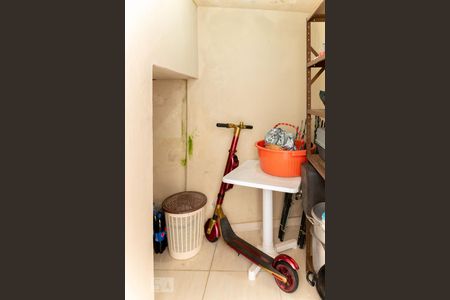 Casa à venda com 380m², 4 quartos e 10 vagasDespensa 1