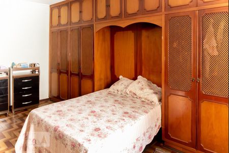 Casa à venda com 380m², 4 quartos e 10 vagasSuite - Casa 1