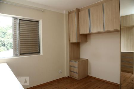 Quarto 1 de apartamento para alugar com 2 quartos, 67m² em Parque Assunção, Taboão da Serra