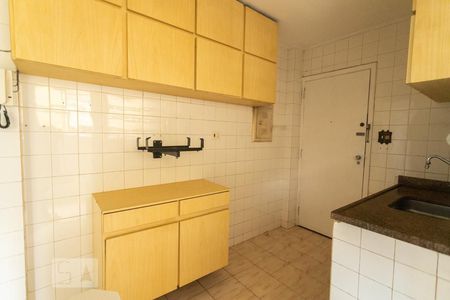 Apartamento à venda com 69m², 2 quartos e 1 vagaCozinha