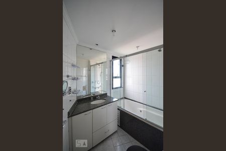 Apartamento à venda com 73m², 2 quartos e 2 vagasBanheiro da suíte