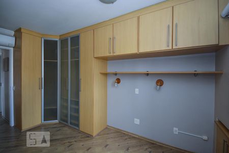 Apartamento à venda com 73m², 2 quartos e 2 vagasQuarto 2 - suíte
