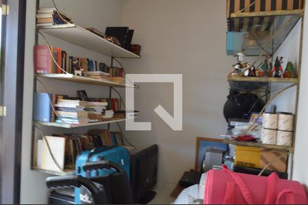 Casa à venda com 225m², 3 quartos e 3 vagasEscritório