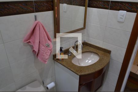 Casa à venda com 225m², 3 quartos e 3 vagasBanheiro 2