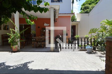 Casa à venda com 225m², 3 quartos e 3 vagasQuintal dos  fundos 