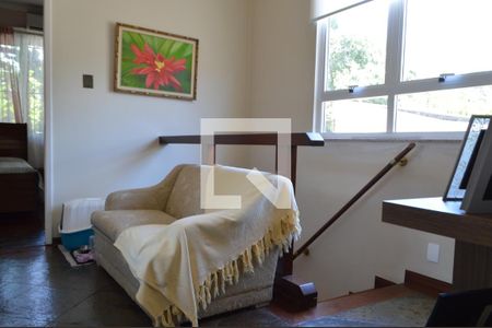 Casa à venda com 225m², 3 quartos e 3 vagasSala de Leitura 