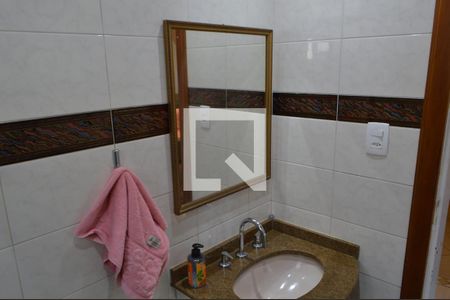 Casa à venda com 225m², 3 quartos e 3 vagasBanheiro 2