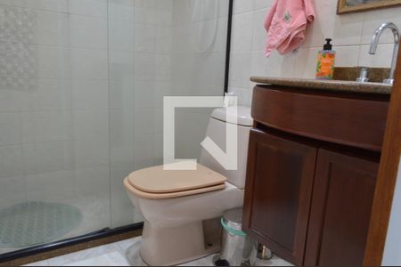 Casa à venda com 225m², 3 quartos e 3 vagasBanheiro 2