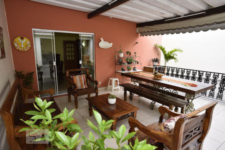 Varanda  dos fundos de casa à venda com 3 quartos, 225m² em Pechincha, Rio de Janeiro