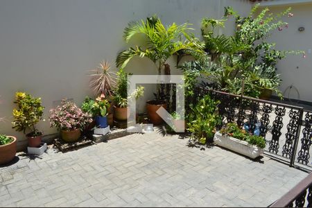 Casa à venda com 225m², 3 quartos e 3 vagasQuintal dos  fundos 