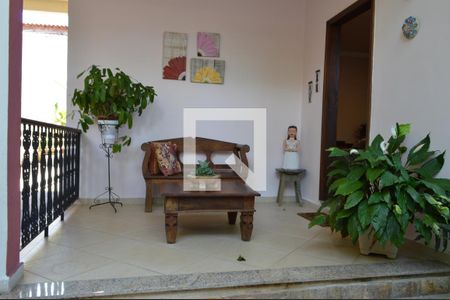 Casa à venda com 225m², 3 quartos e 3 vagasVaranda da frente 