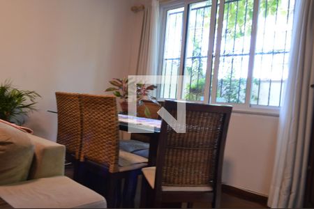 Casa à venda com 225m², 3 quartos e 3 vagasSala