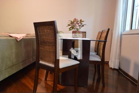 Casa à venda com 225m², 3 quartos e 3 vagasSala