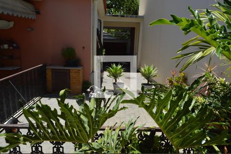 Casa à venda com 225m², 3 quartos e 3 vagasQuintal dos  fundos 