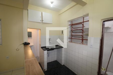 Sala / Cozinha de casa para alugar com 1 quarto, 50m² em Jardim das Laranjeiras, São Paulo