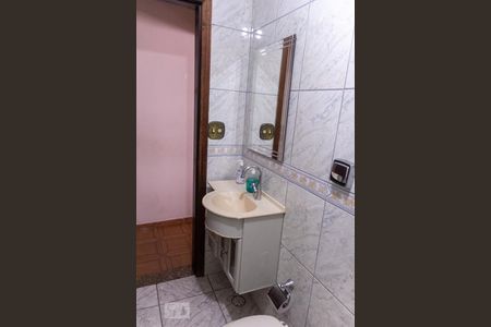 Banheiro de casa à venda com 3 quartos, 228m² em Parque Terra Nova II, São Bernardo do Campo