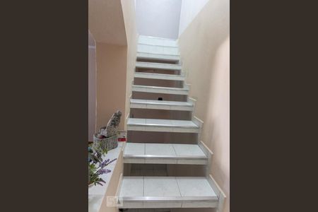Escada de casa à venda com 3 quartos, 228m² em Parque Terra Nova Ii, São Bernardo do Campo
