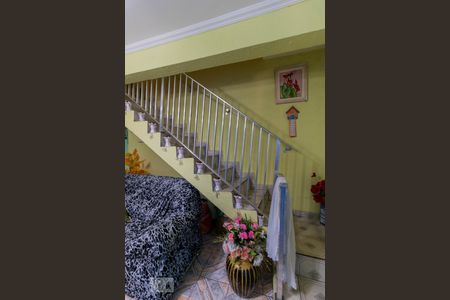 Casa à venda com 200m², 5 quartos e 5 vagasEscada