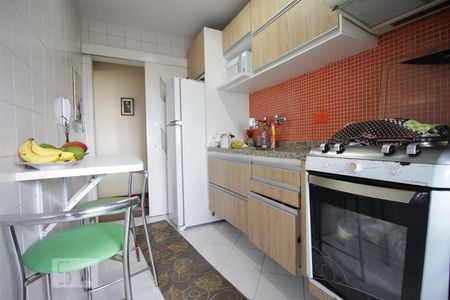 Apartamento à venda com 105m², 3 quartos e 2 vagasCozinha