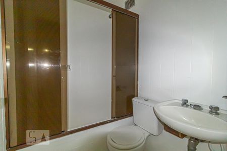 Apartamento à venda com 90m², 3 quartos e 1 vaga Apartamento à venda com 90m², 3 quartos e 1 vagaBanheiro Social