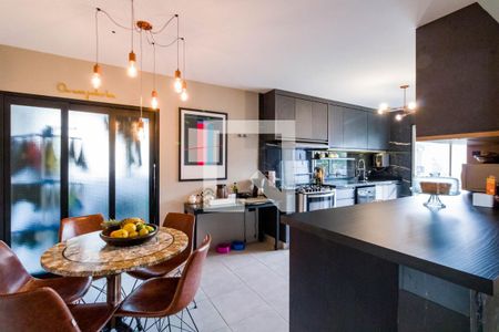 Apartamento à venda com 271m², 4 quartos e 4 vagas Apartamento à venda com 271m², 4 quartos e 4 vagasCozinha