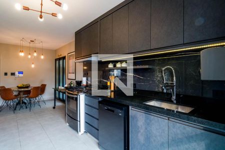 Apartamento à venda com 271m², 4 quartos e 4 vagas Apartamento à venda com 271m², 4 quartos e 4 vagasCozinha