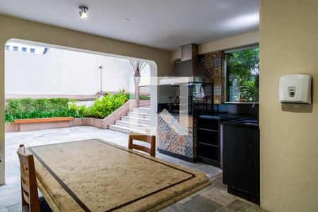 Apartamento à venda com 271m², 4 quartos e 4 vagas Apartamento à venda com 271m², 4 quartos e 4 vagasÁrea comum