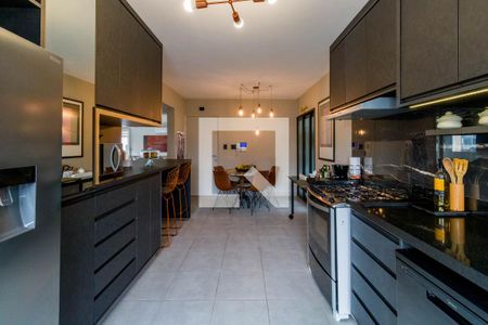 Apartamento à venda com 271m², 4 quartos e 4 vagas Apartamento à venda com 271m², 4 quartos e 4 vagasCozinha