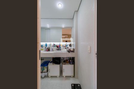 Apartamento à venda com 271m², 4 quartos e 4 vagas Apartamento à venda com 271m², 4 quartos e 4 vagasBanheiro Quarto 1