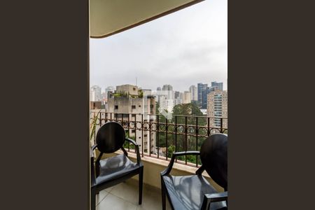 Apartamento à venda com 271m², 4 quartos e 4 vagas Apartamento à venda com 271m², 4 quartos e 4 vagasVaranda da Cozinha