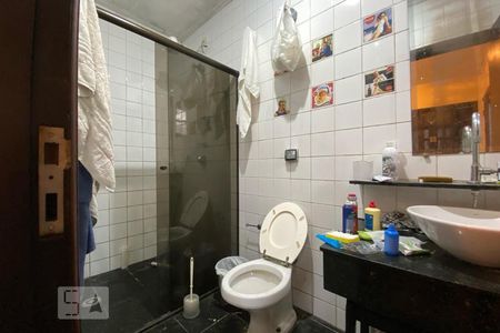 Casa para alugar com 550m², 6 quartos e 4 vagas Casa para alugar com 550m², 6 quartos e 4 vagasBanheiro da Suíte 2