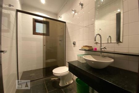 Casa para alugar com 550m², 6 quartos e 4 vagas Casa para alugar com 550m², 6 quartos e 4 vagasBanheiro da Suíte 3